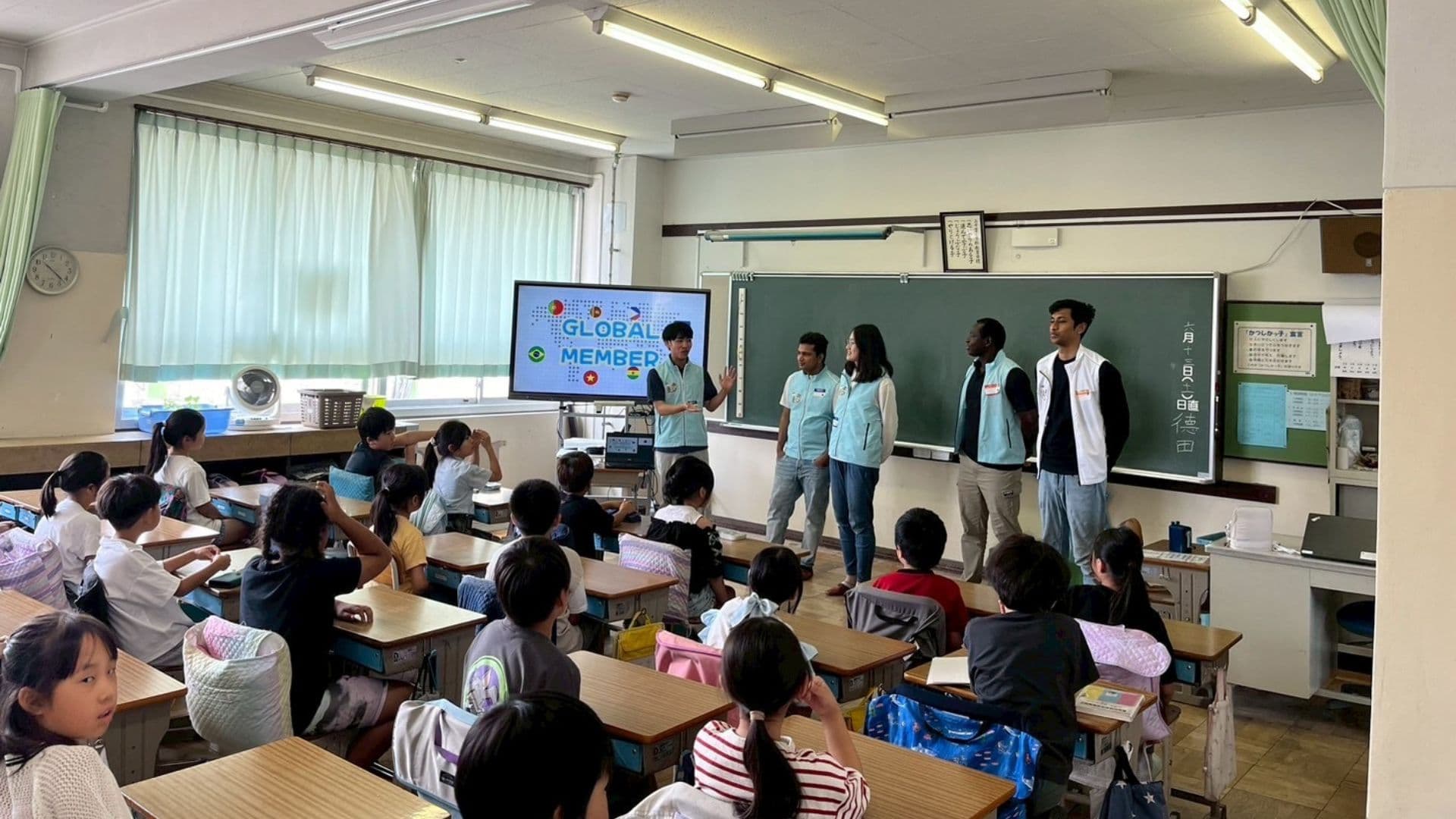 An elementary school visit program